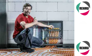 Modern bir evde yerden ısıtma sistemi kurulumu