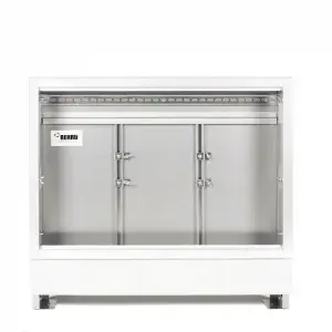 Yerden ısıtma sistemleri için kullanılan Rehau kollektör dolabı, sıva altı montajlı, beyaz kapaklı model.